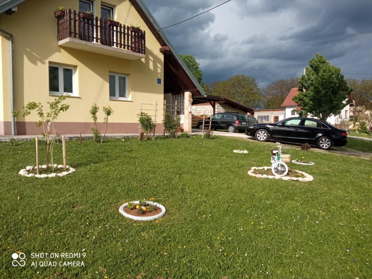 Yellow Rose Rakovica Exterior photo