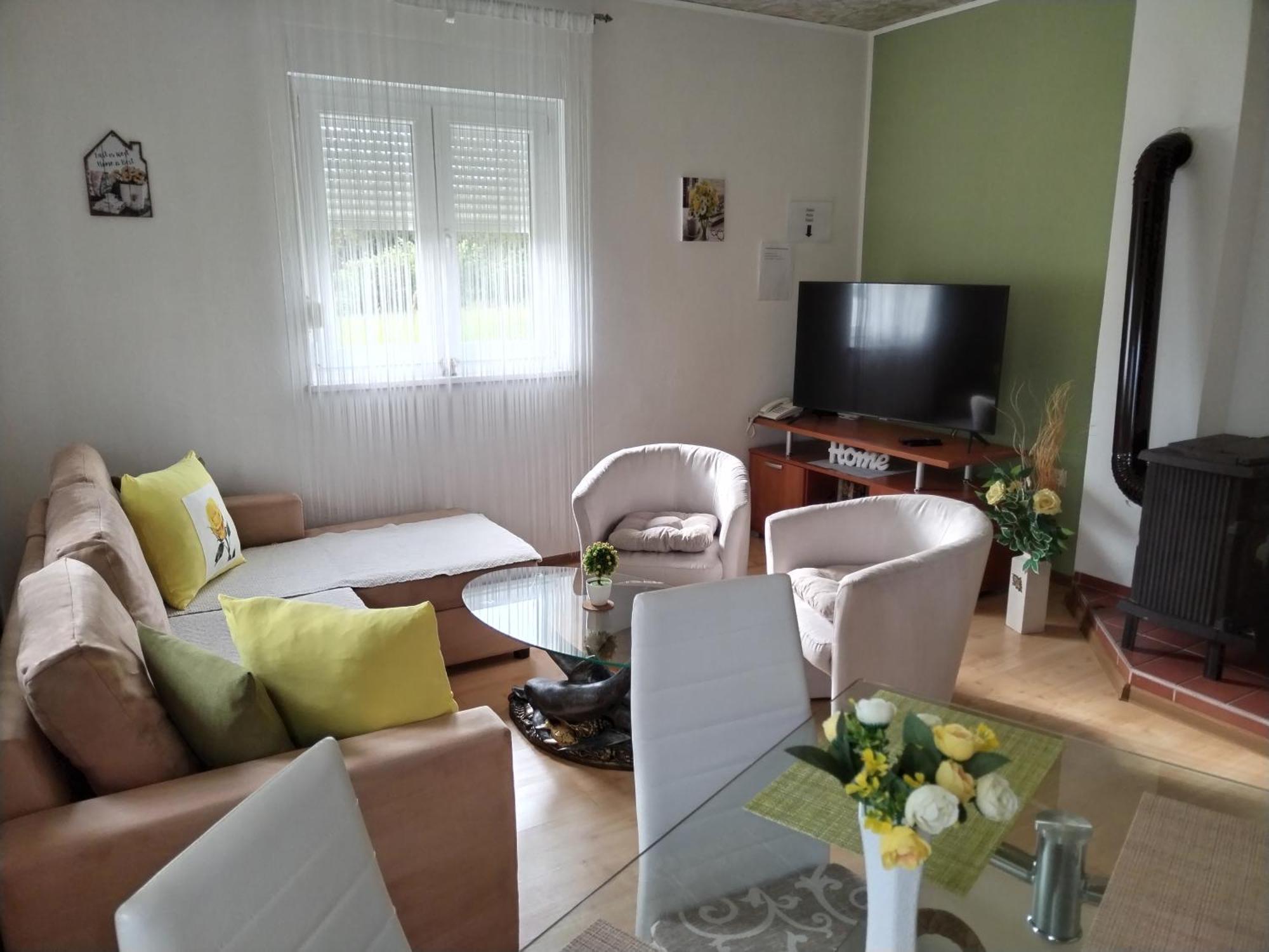 Yellow Rose Rakovica Exterior photo