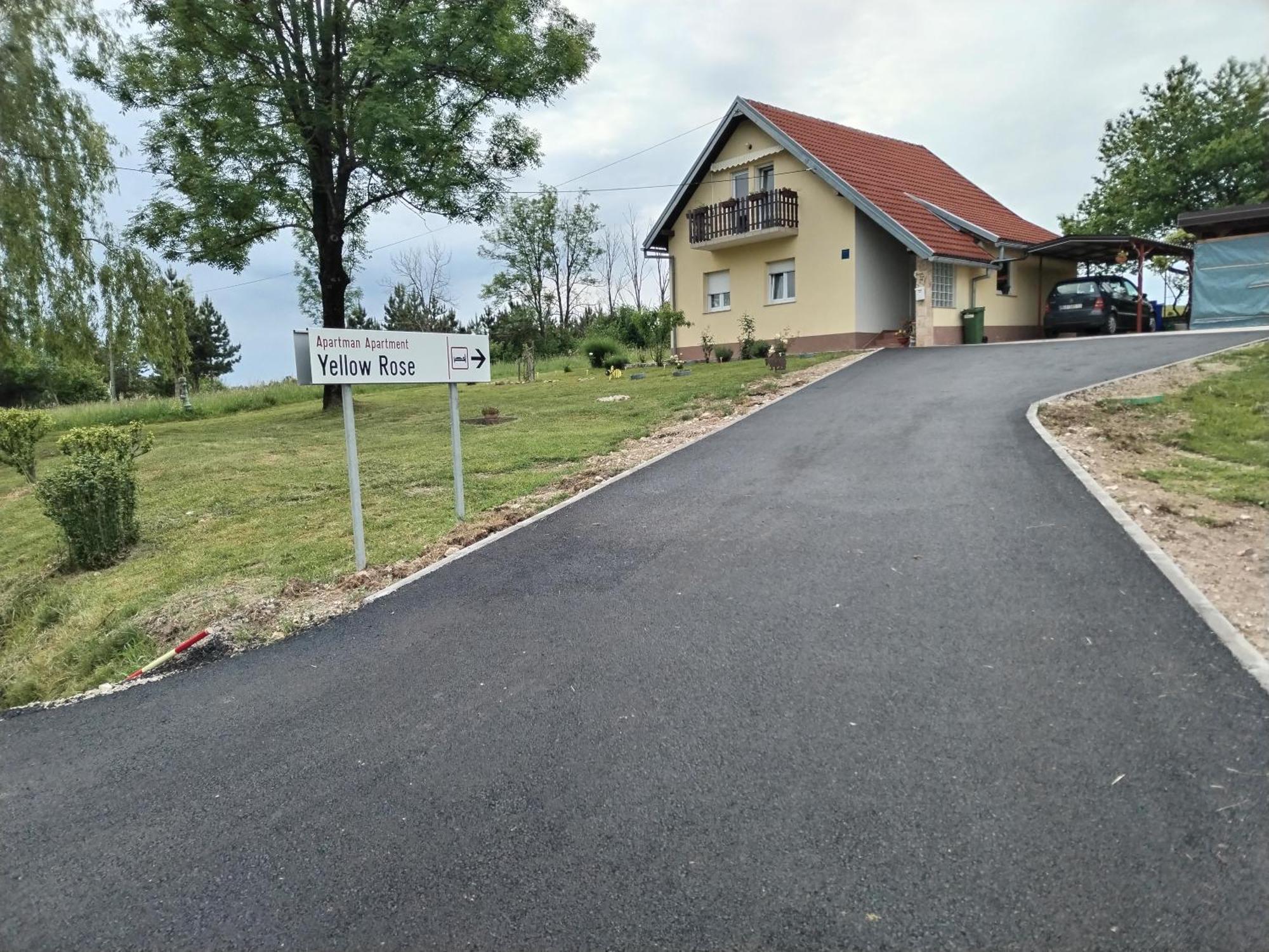 Yellow Rose Rakovica Exterior photo