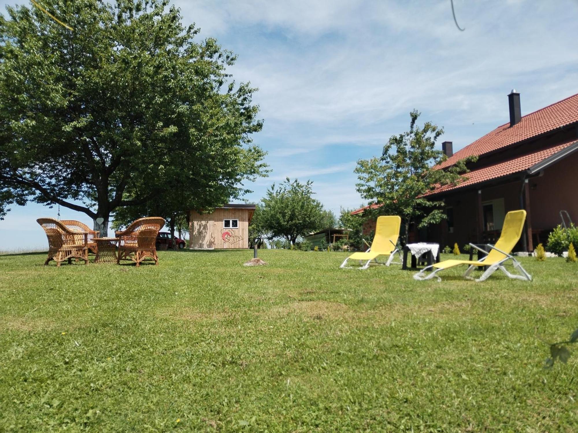 Yellow Rose Rakovica Exterior photo